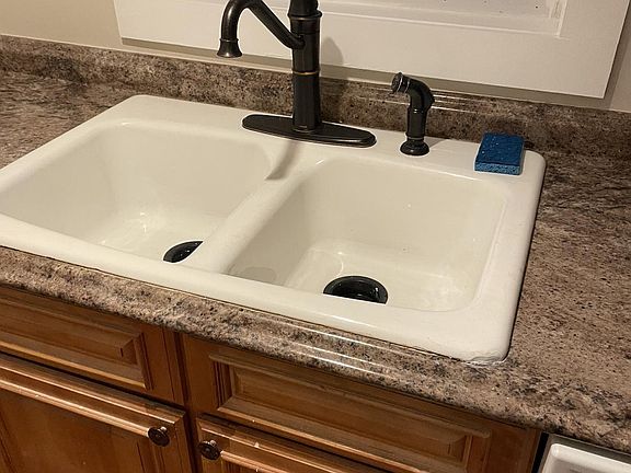 Deep cast iron double sink New Dishwasher
