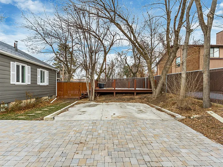 S Highland Dr — Photo 3