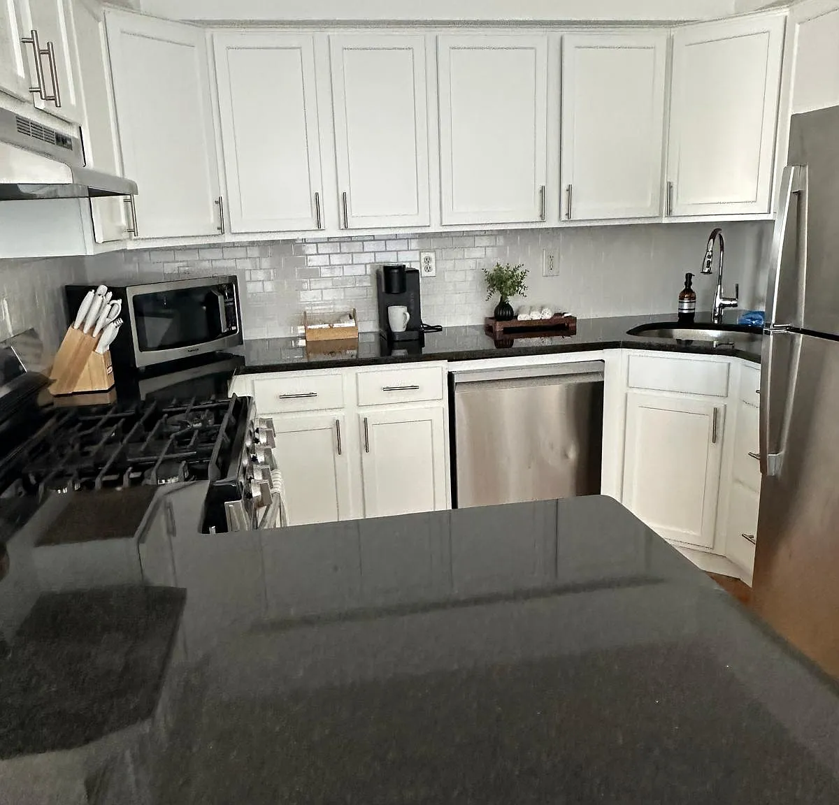 3 bed, 2000 sqft, $5,000 — Photo 2