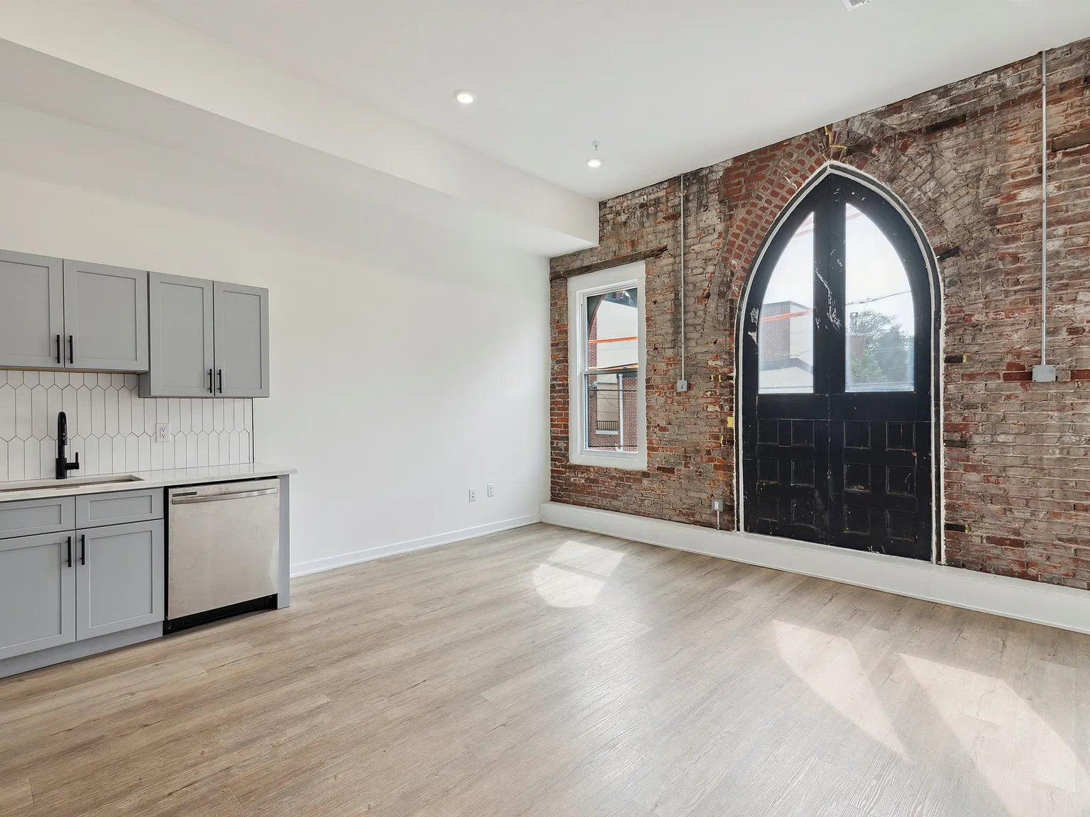 1535 N Sydenham ST Unit B — Photo 1