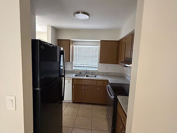 4th image of 1025 S Ohio Ave #6