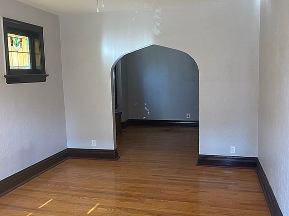 2nd image of 5069 Pernod Ave #B