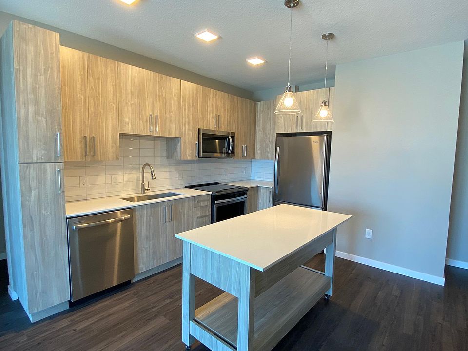 2nd image of 1048C N Macinnes Pl