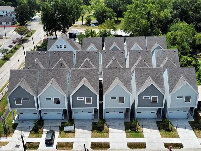 6127 W Montgomery Rd — Photo 11