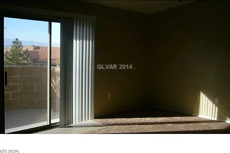 2050 N Los Feliz St #168 — Photo 27