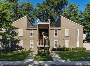 945 Quay Ave #945H, Grandview, OH 43212