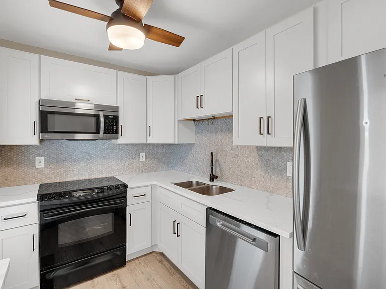 5996 Hibiscus Dr #6 — Photo 7