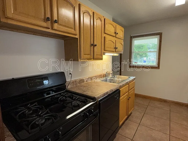 1504 N Philips St — Photo 10