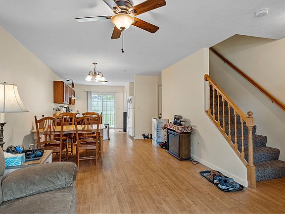 3rd image of 72 Lake St Unit 72