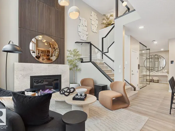 3137 Dixon Lndg SW, Edmonton, AB T6W 5L1