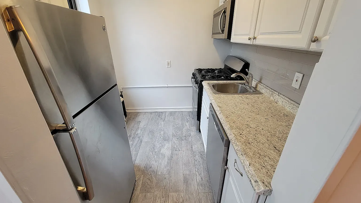 476 Smith Street — Photo 4