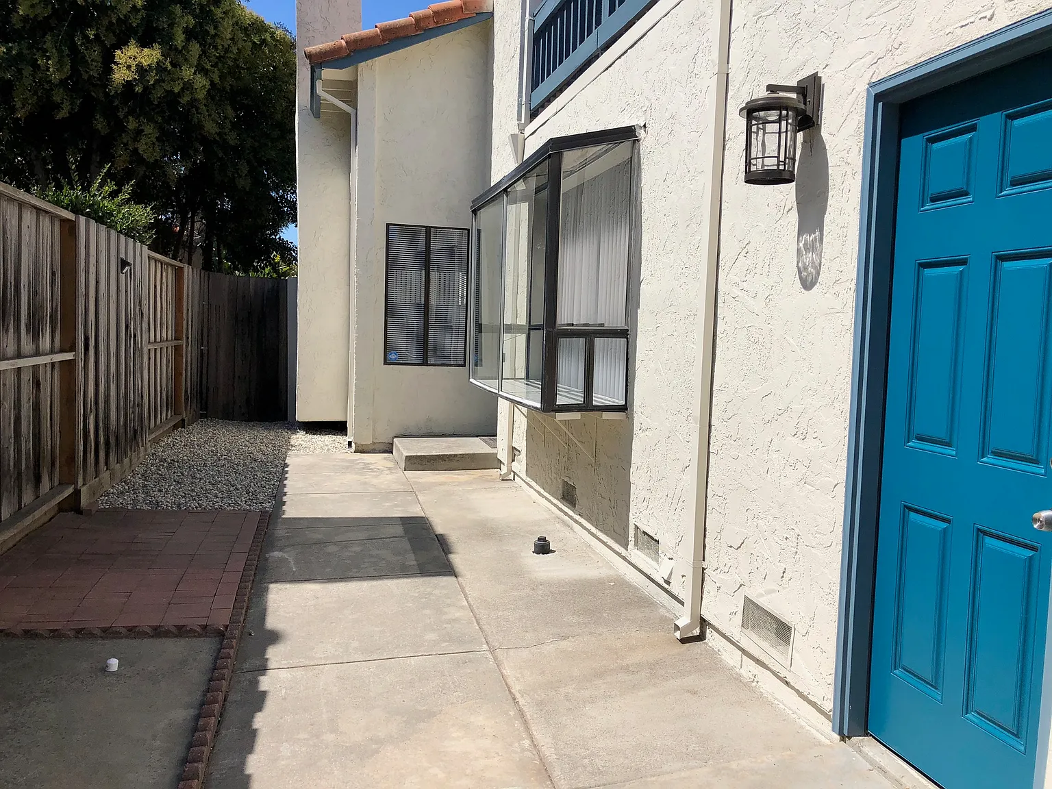 1045 Jungfrau Ct — Photo 3