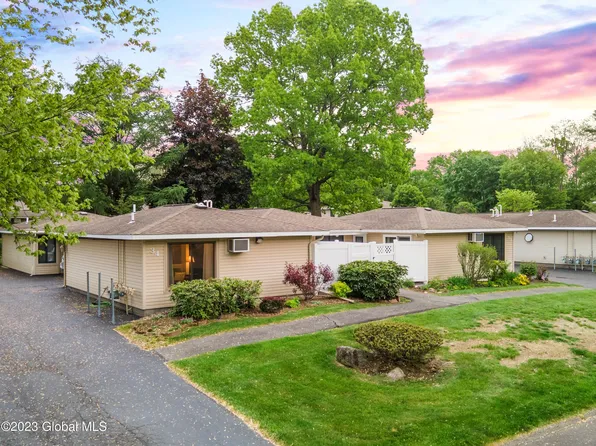 34 Donna Lynn Drive, East Greenbush, NY 12061