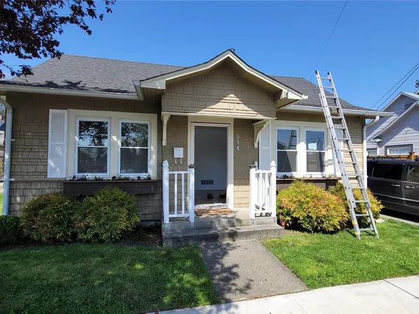 911 Academy Street, Sumner, WA 98390