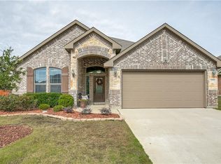 3953 Hunter Peak Rd, Roanoke, TX 76262