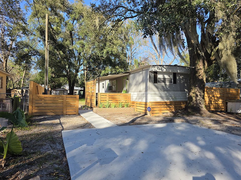 1st image of 8327 Buttercup St