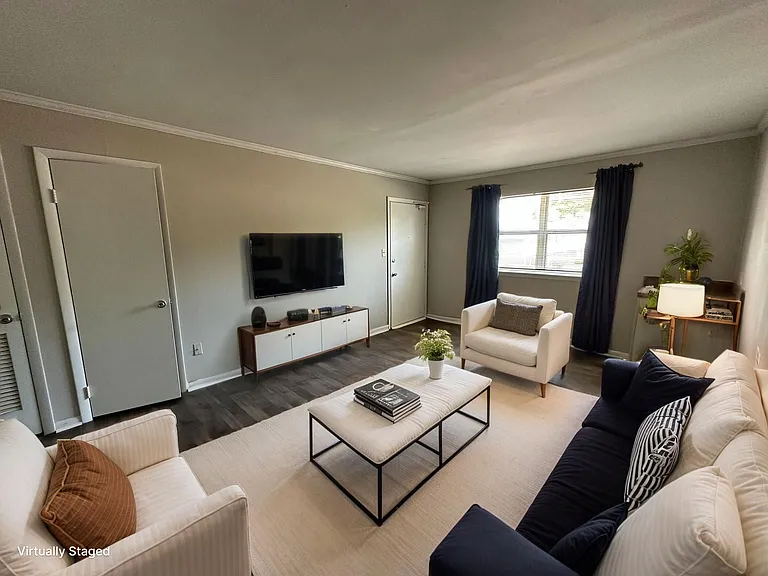Lynnhaven Landing Apartments — Photo 21