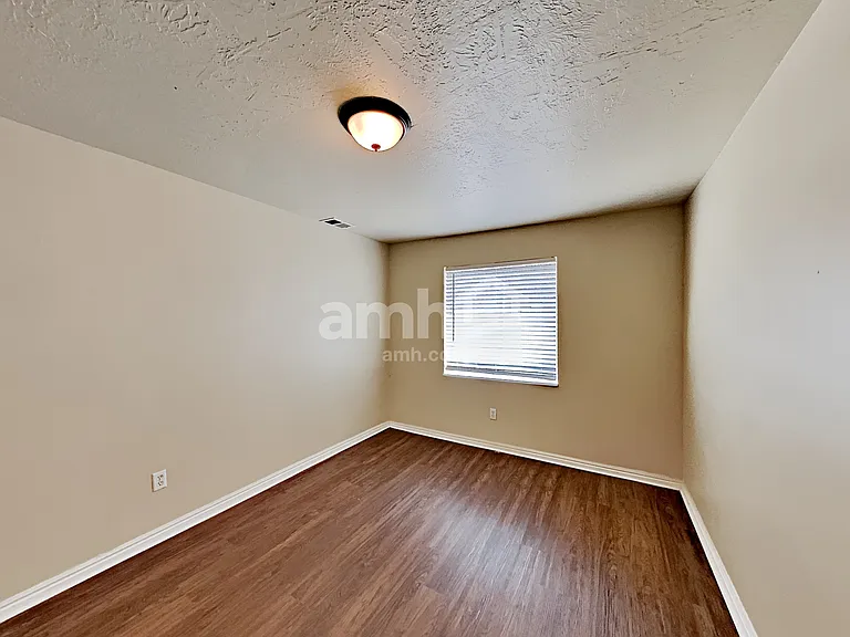 6432 S High Bluff Dr — Photo 16