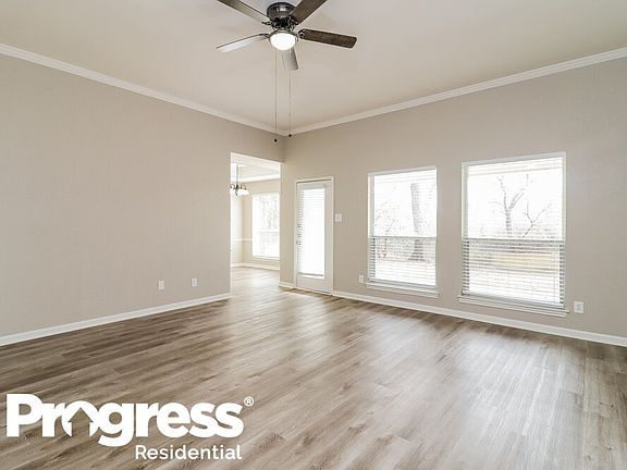 5th image of 527 W Crossland Blvd