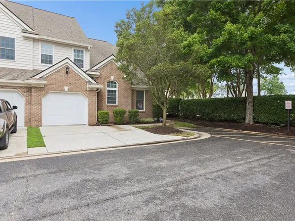 100 Bluff Ter, Newport News, VA 23602