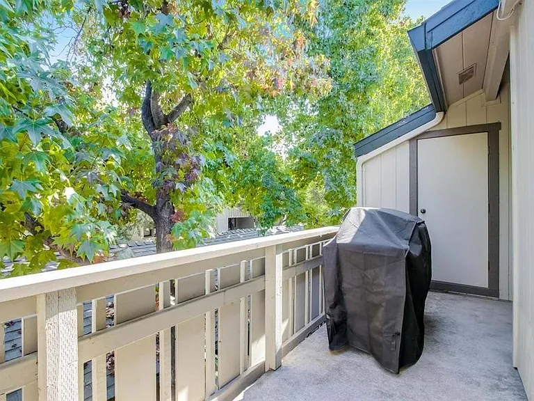1412 Alma Way — Photo 14