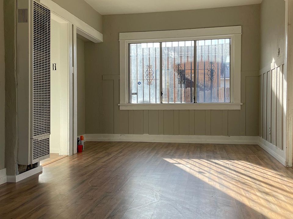 1st image of 960 W 45th St #960