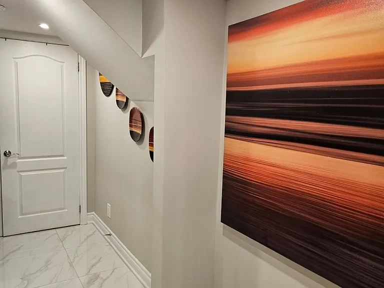 507 Upper James St — Photo 10