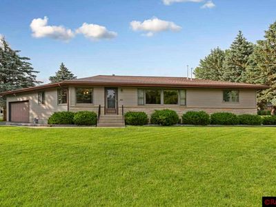 486 Forest Ln, North Mankato, MN, 56003