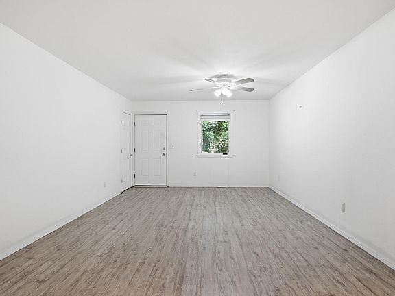 4th image of 1613 Cedar St