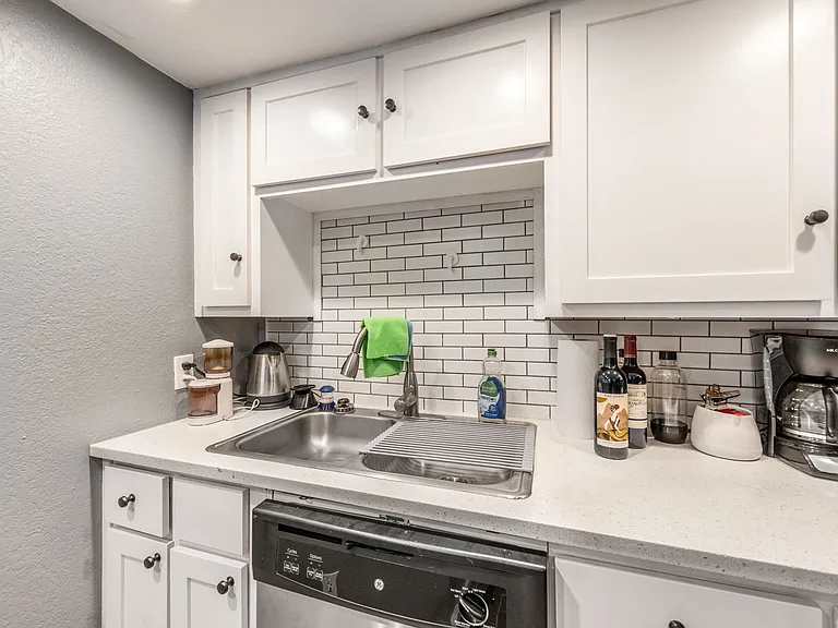 1500 Woodlawn Blvd #4 — Photo 14