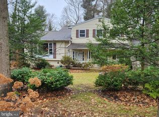 2 Crab Apple Ln, Lawrence Township, NJ 08648