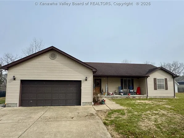 3899 Iva Durst Rd, Leon, WV 25123