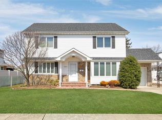 2647 1st Ave, East Meadow, NY 11554