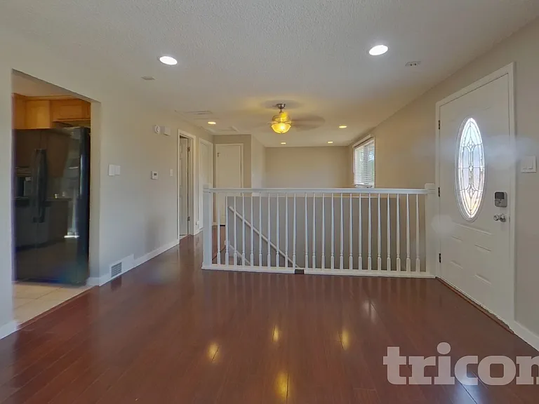 564 Mars Ct — Photo 2