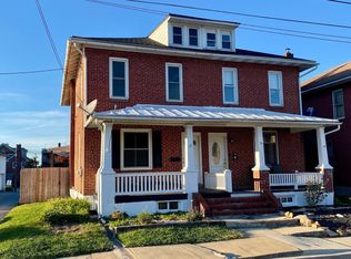 17 E Locust St, Fleetwood, PA 19522