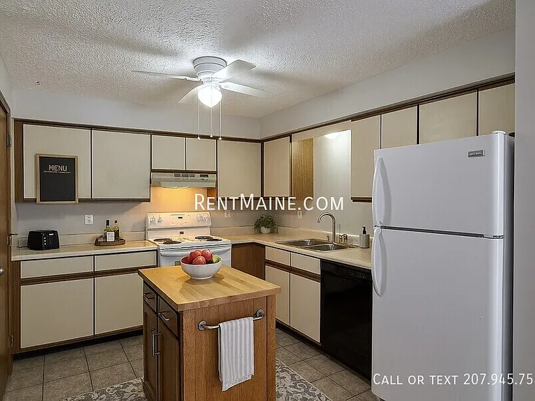 8 Hartley St #8 — Photo 1