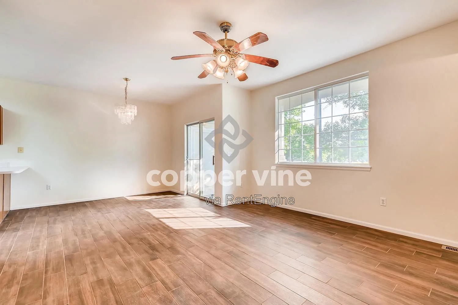 2 bed, 2.0 bath, 1085 sqft, $1,980 — Photo 4