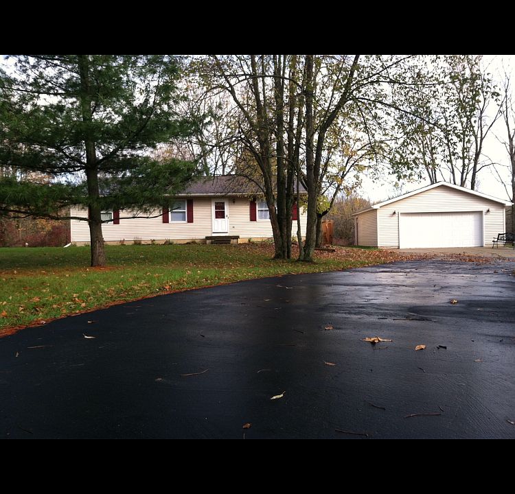 2nd image of 6833 Howe Rd
