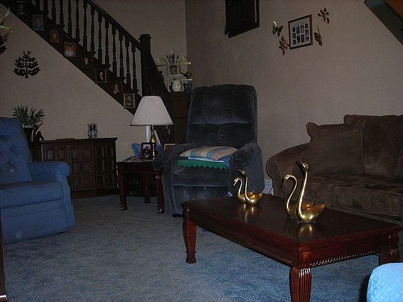 1st floor apartment living room