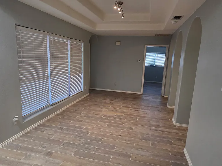 310 Plata Dr — Photo 8