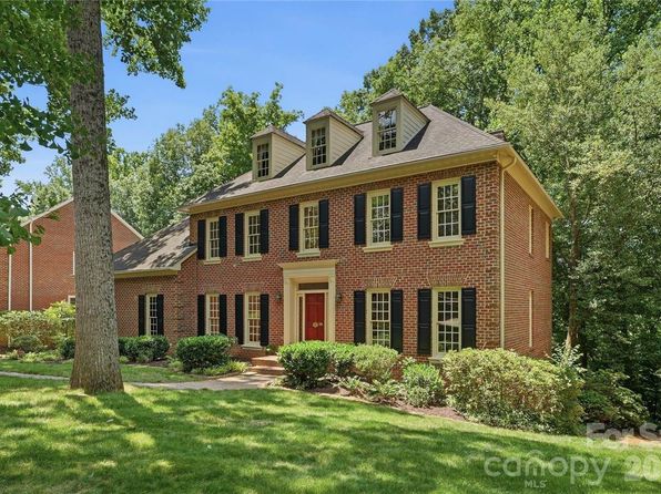 10205 Balmoral Cir
