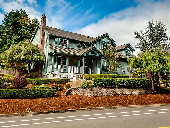 Crosby Rd, front yard