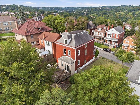 4th image of 1335 Beechview Ave