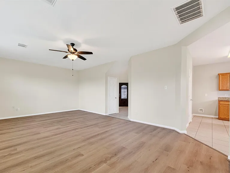 16119 Gavin Ln — Photo 18