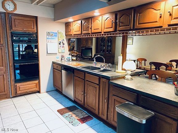 4th image of 9 Willowbrook Dr