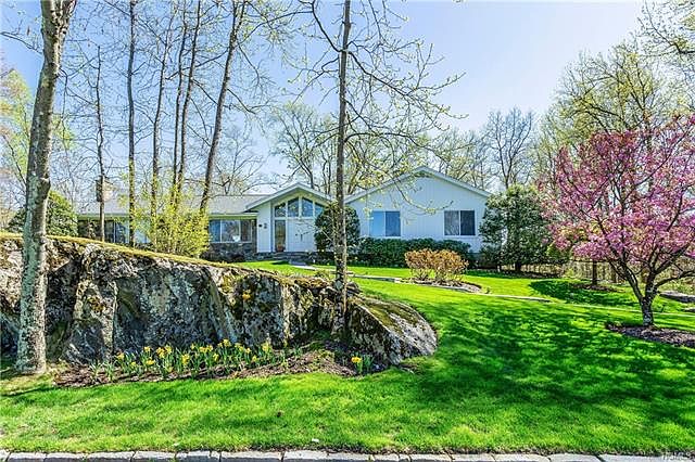 1st image of 38 Rolling Hills Ln