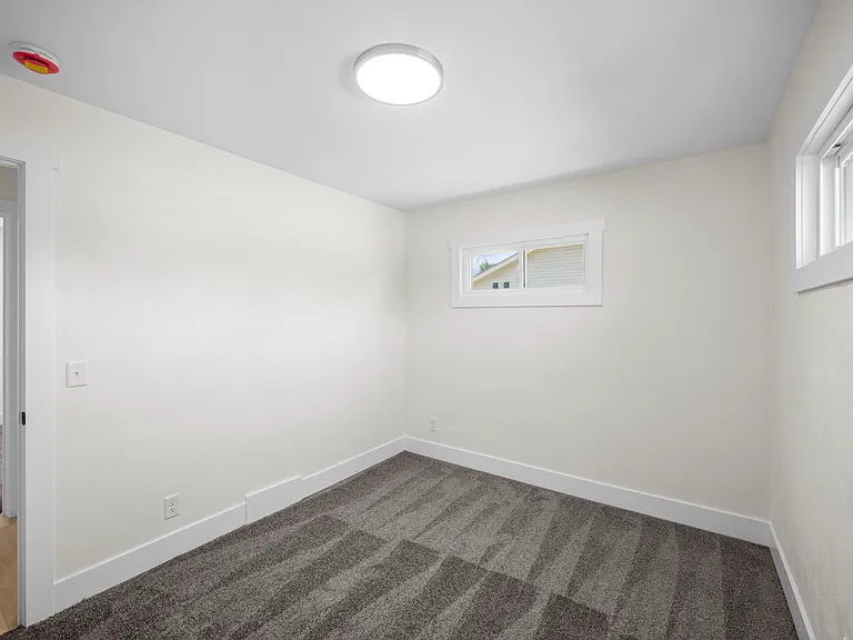 8560 Secor Rd — Photo 11