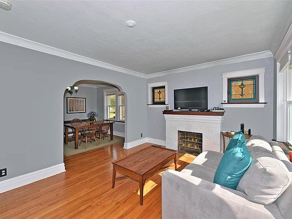 5th image of 1133 Moorlands Dr
