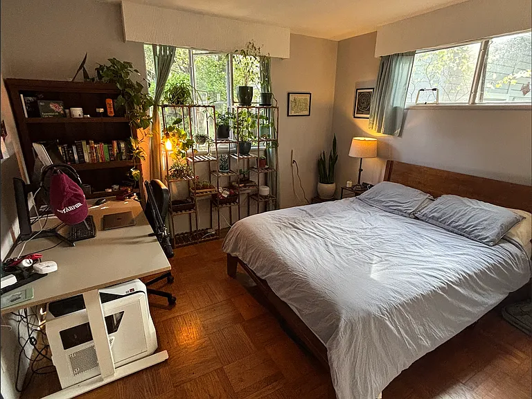 542 Addison Ave — Photo 3