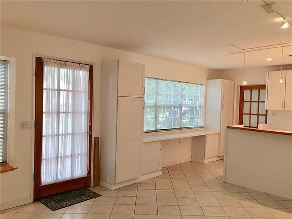 5th image of 1421 4th Ct